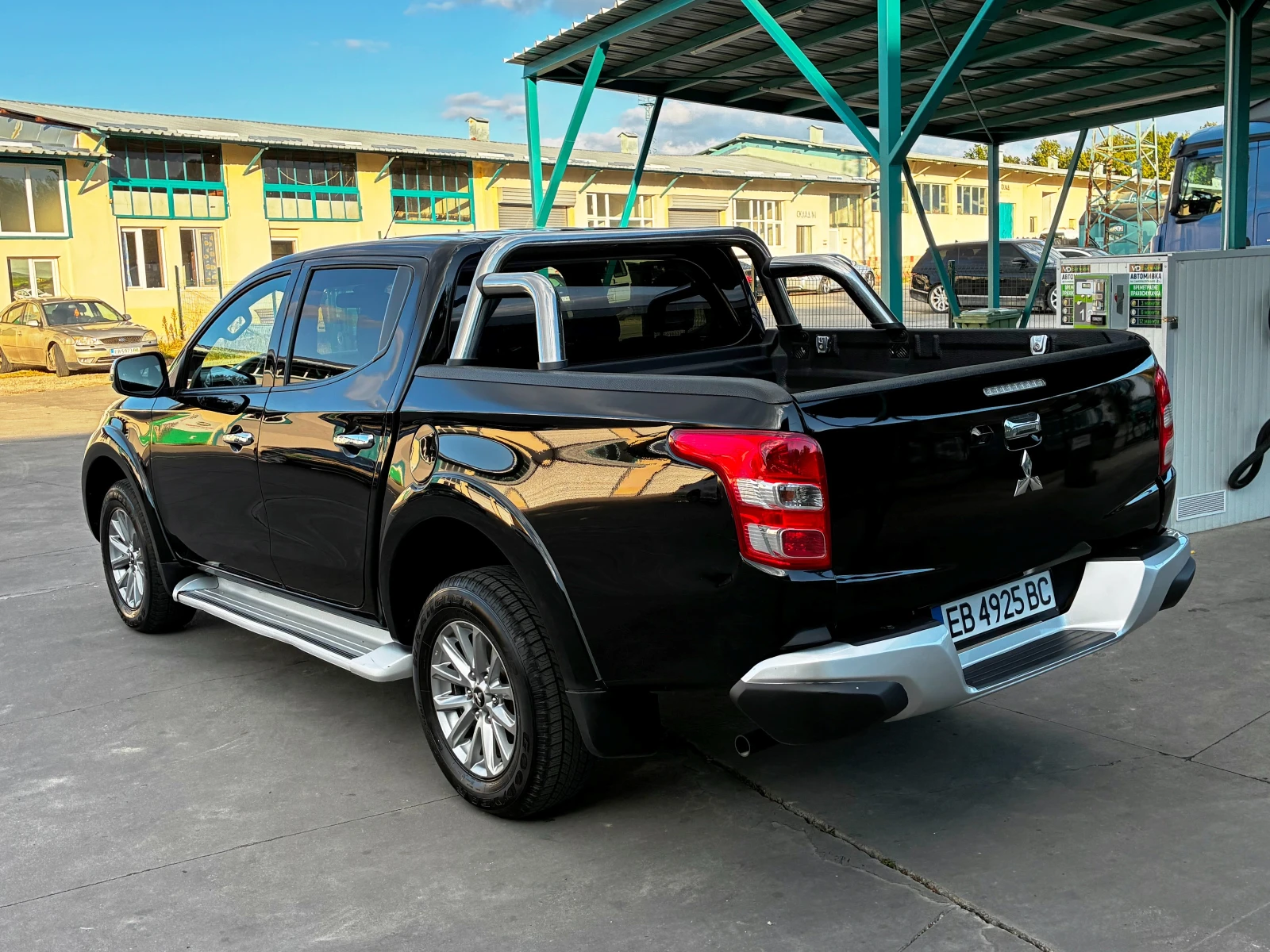 Mitsubishi L200 2..5D Без ръжда!Обслужен!, снимка 2 - Автомобили и джипове - 56307589
