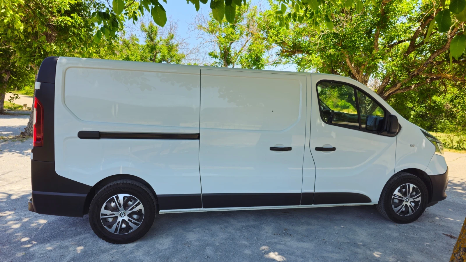 Renault Trafic L2H1 - изображение 3