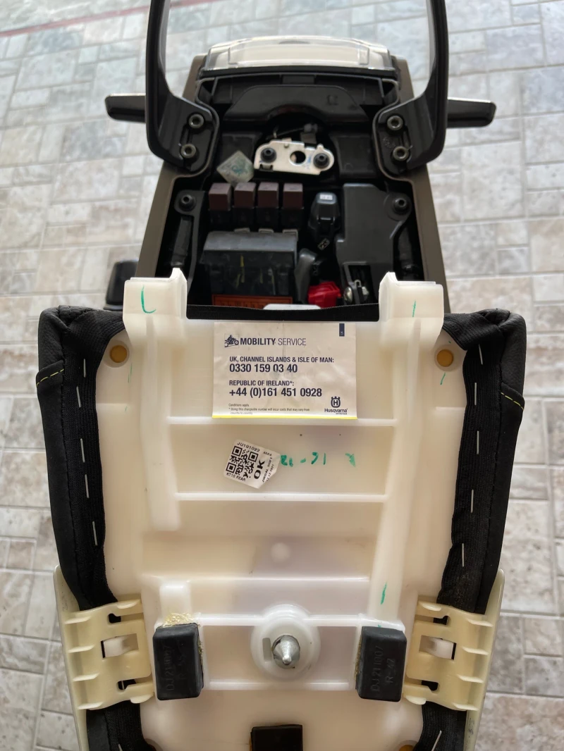 Husqvarna Svartpilen 401, снимка 10 - Мотоциклети и мототехника - 51028522