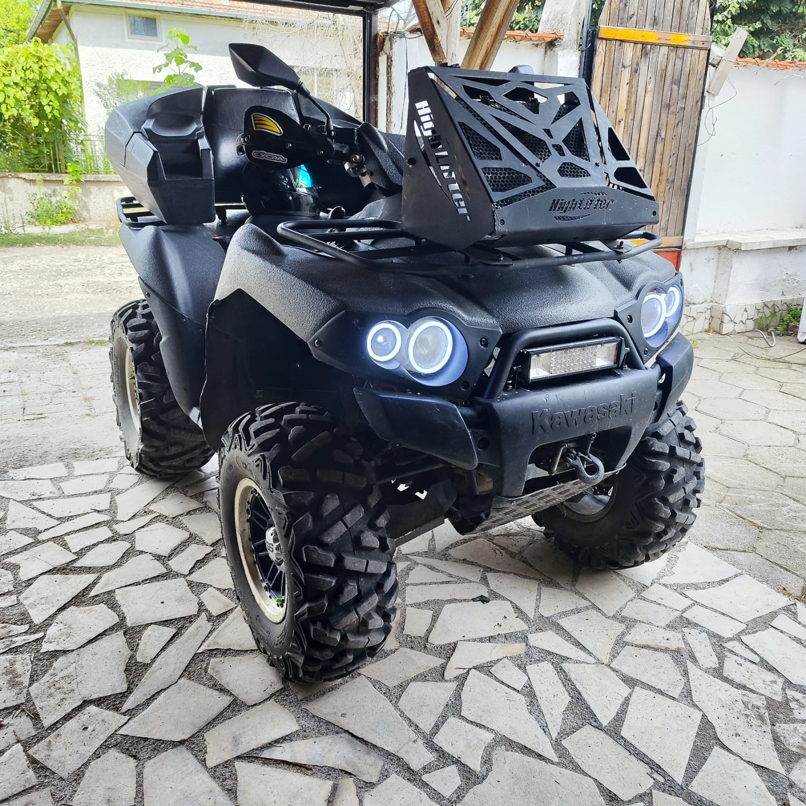 Kawasaki Brute Force с Много доработки и екстри, топ състояние