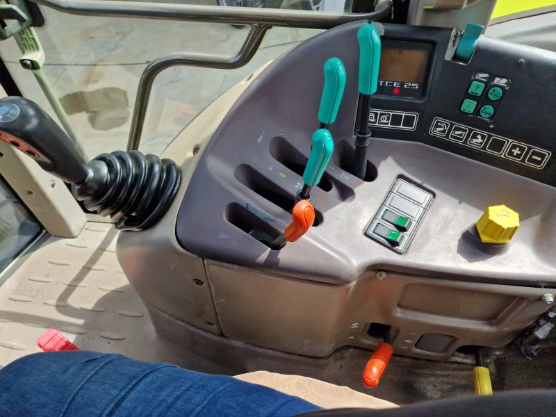 Трактор Claas ARES 816, снимка 11 - Селскостопанска техника - 50206296