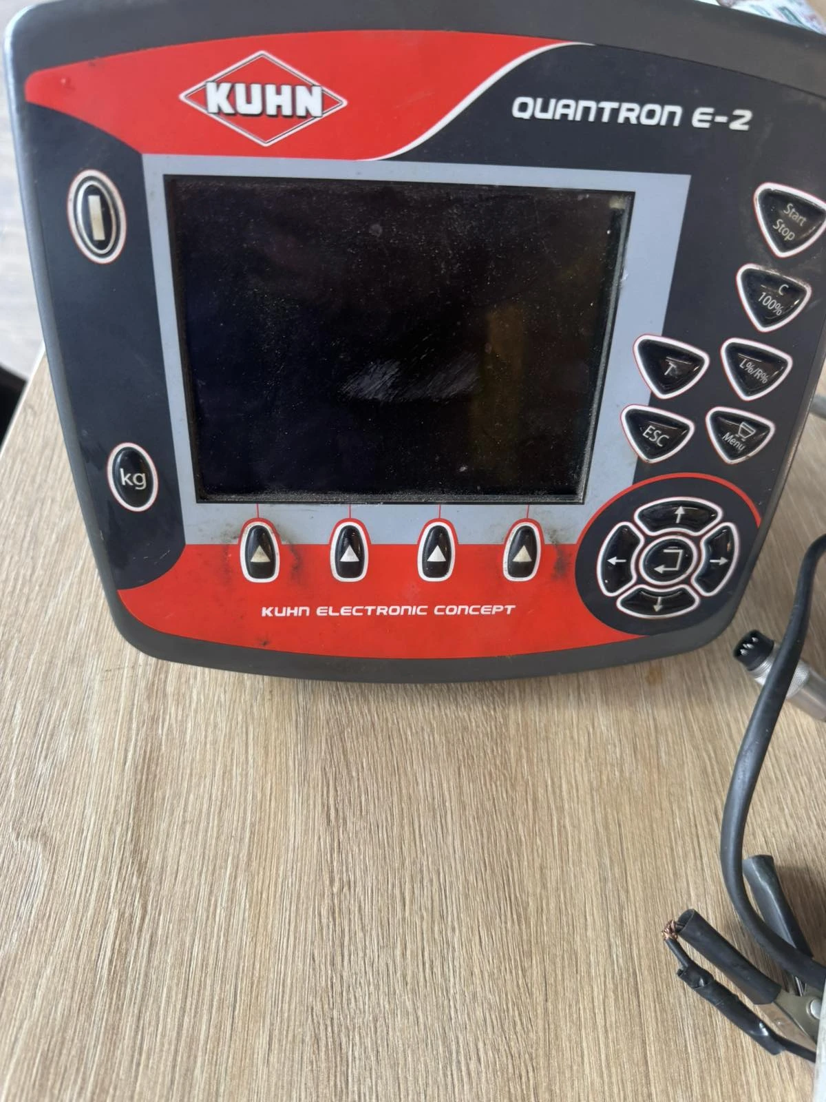 Торачка Rauch Axis 40.1W с компютър QUANTRON E-2 + КАНТАР, снимка 7 - Селскостопанска техника - 53976490