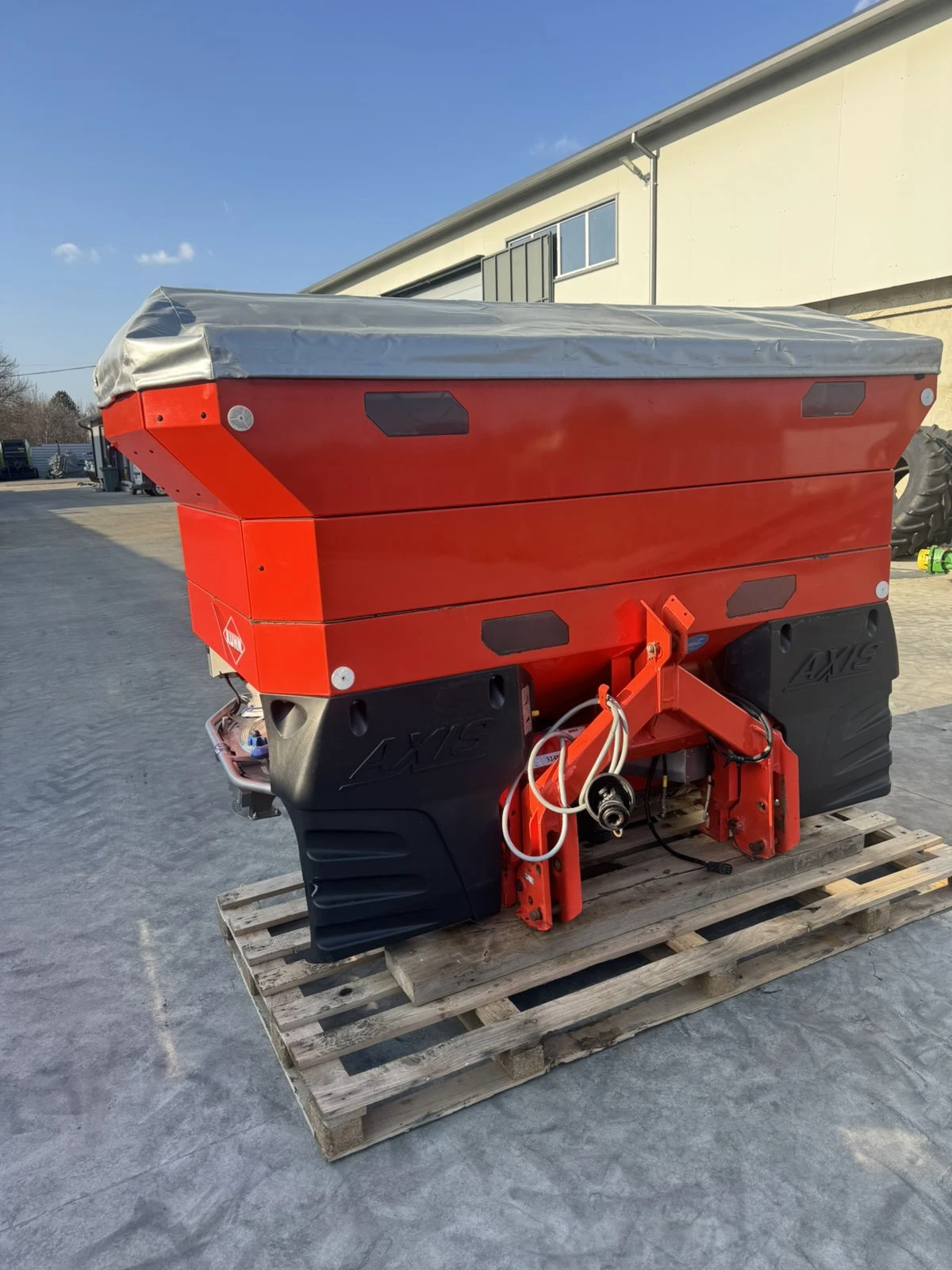 Торачка Rauch Axis 40.1W с компютър QUANTRON E-2 + КАНТАР, снимка 8 - Селскостопанска техника - 53976490