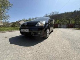Toyota Corolla verso 2.2 D4D 136, снимка 1