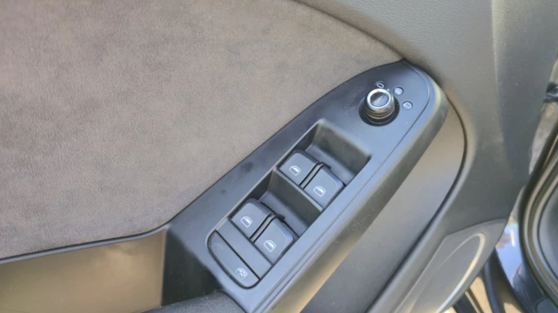 Audi A4 3.2 quattro, снимка 17 - Автомобили и джипове - 48233156