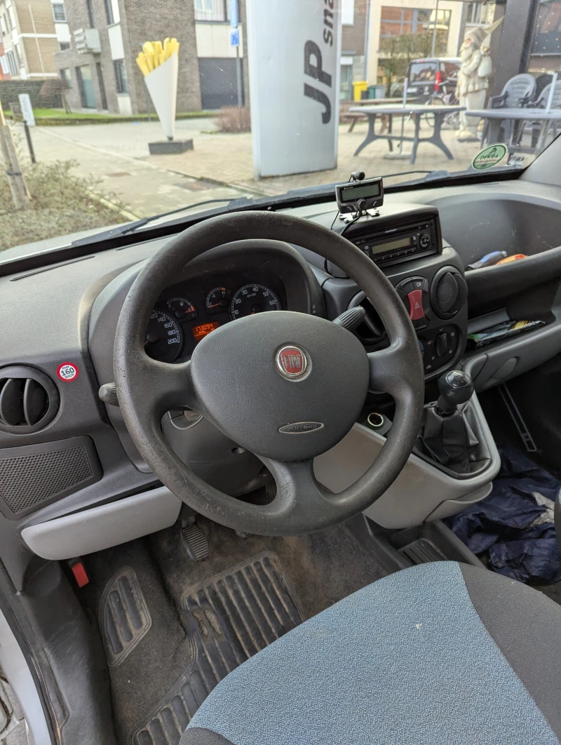 Fiat Doblo  1.9 Multijet 105к.с maxi, снимка 6 - Автомобили и джипове - 48540496