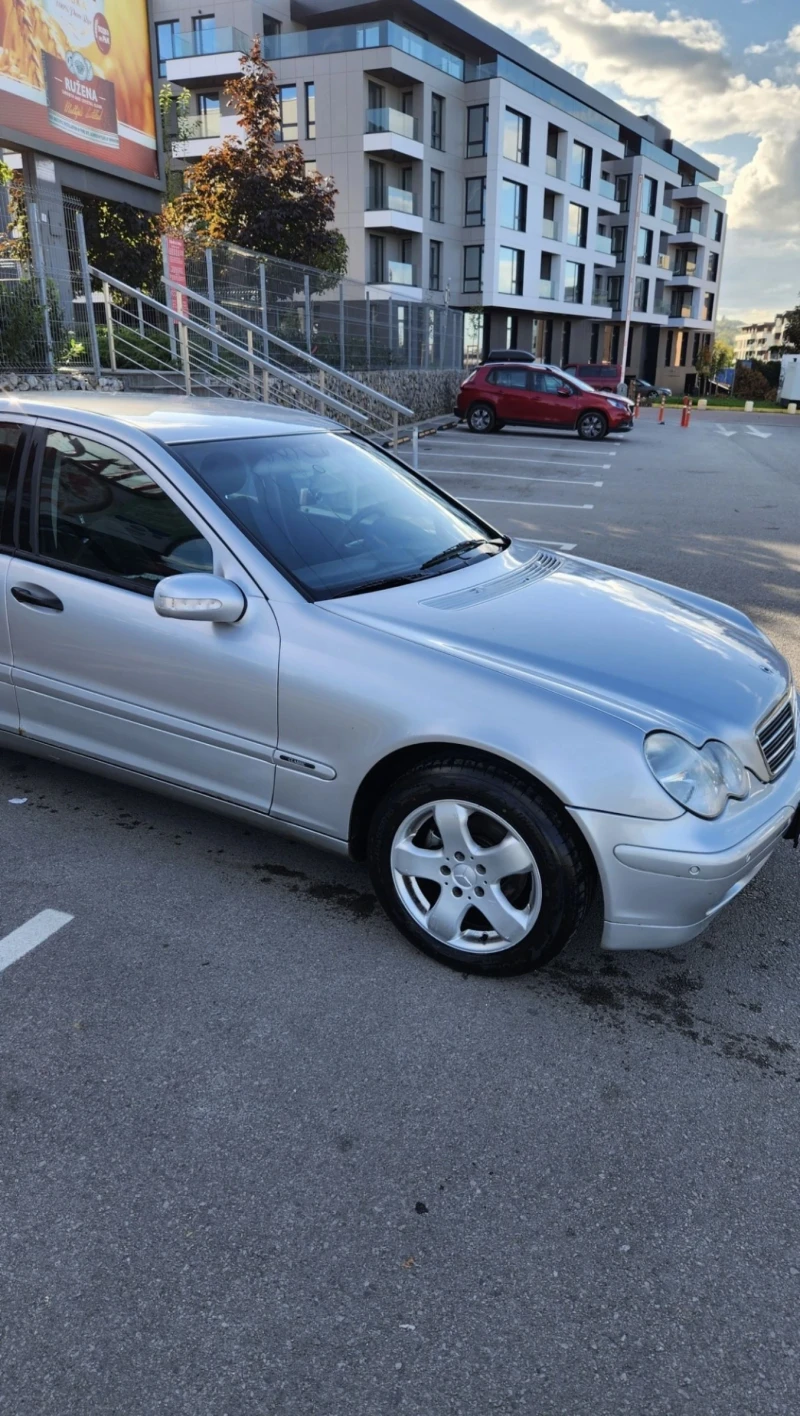 Mercedes-Benz C 200, снимка 2 - Автомобили и джипове - 49028613