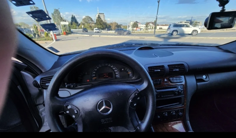 Mercedes-Benz C 200, снимка 8 - Автомобили и джипове - 49028613