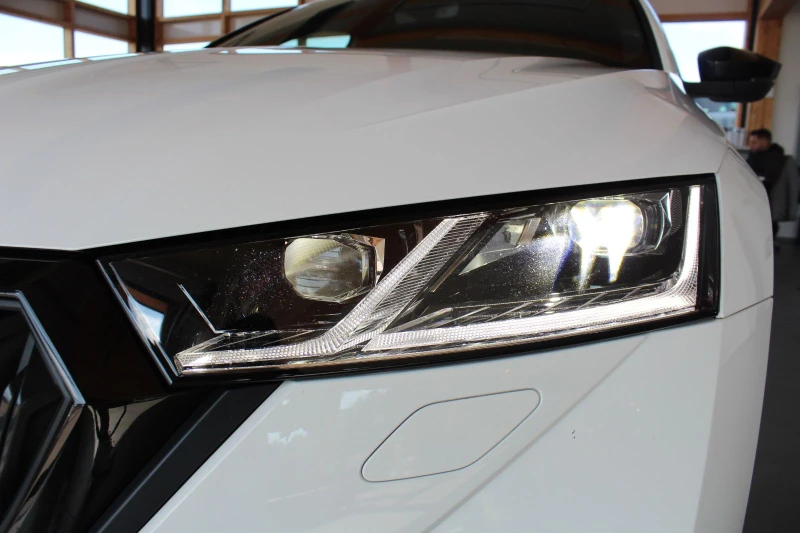 Skoda Octavia 2.0-TDI/150HP/RS/DSG/NAVI/LED/VIRT/300vpr, снимка 2 - Автомобили и джипове - 50033120
