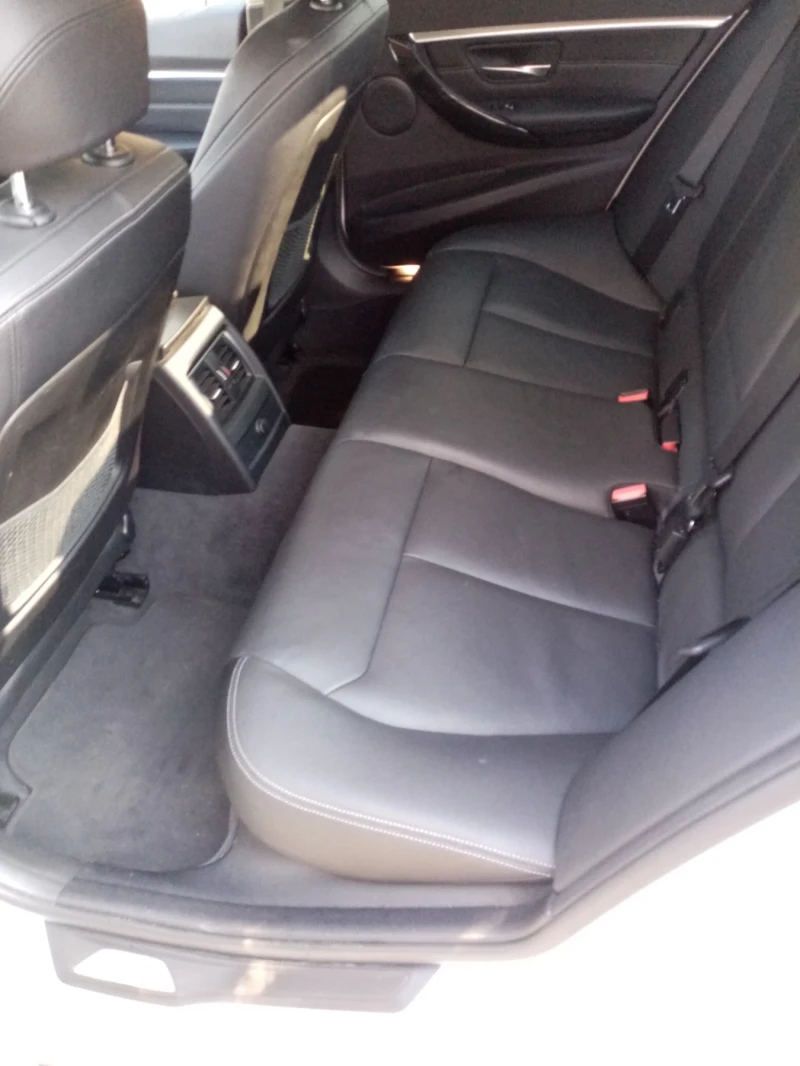 BMW 320  Xdrive Facelift Luxury , снимка 11 - Автомобили и джипове - 52335395