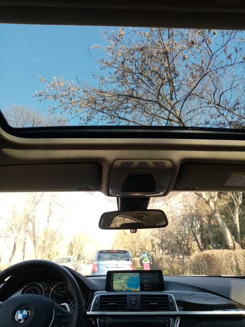 BMW 320  Xdrive Facelift Luxury , снимка 8 - Автомобили и джипове - 52335395