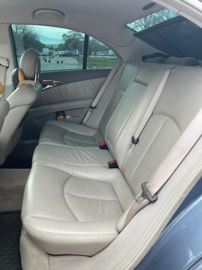 Mercedes-Benz E 320, снимка 8 - Автомобили и джипове - 52567842