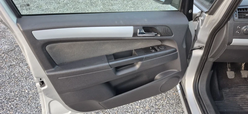 Opel Zafira 1.6i  166000км. 7места, снимка 11 - Автомобили и джипове - 53186469