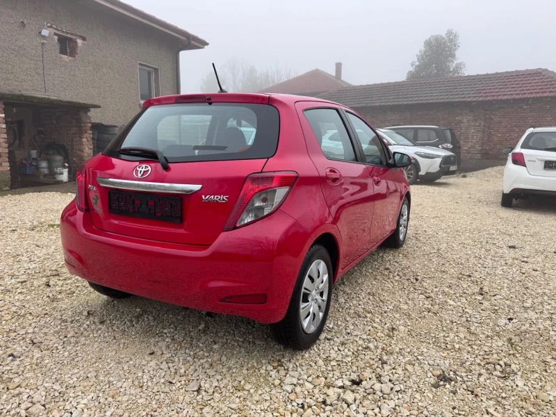 Toyota Yaris 1.33i Автоматик 93400км, снимка 5 - Автомобили и джипове - 53293117