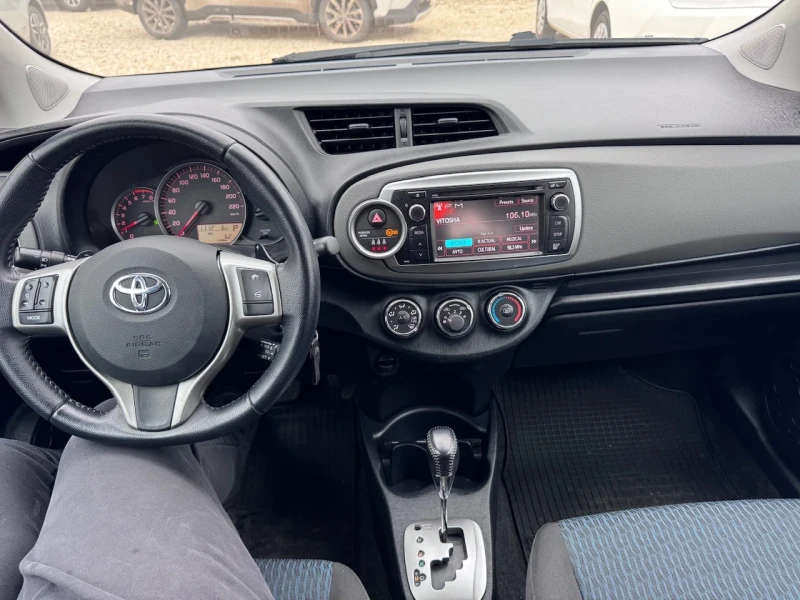 Toyota Yaris 1.33i Автоматик 93400км, снимка 13 - Автомобили и джипове - 53293117