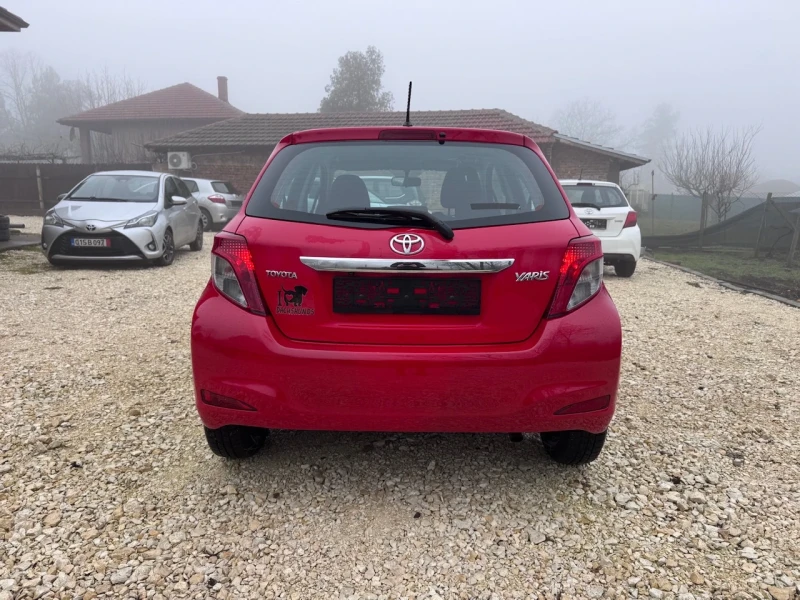 Toyota Yaris 1.33i Автоматик 93400км, снимка 4 - Автомобили и джипове - 53293117