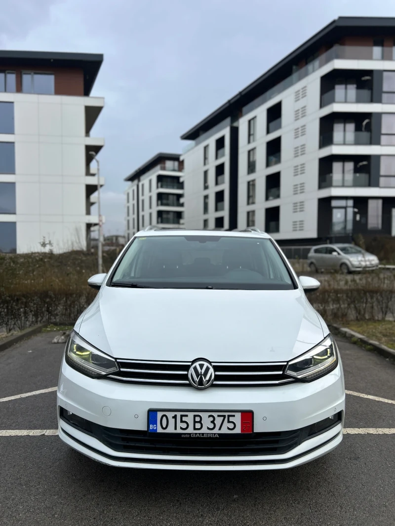 VW Touran DSG* Масаж* Панорама* FULL LED, снимка 4 - Автомобили и джипове - 53392967