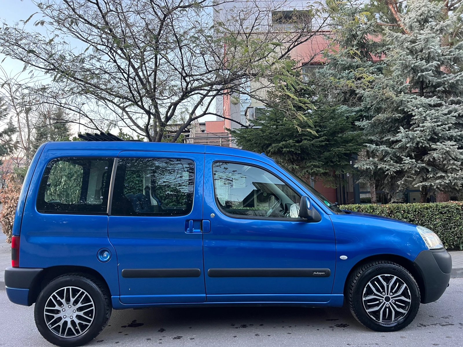 Citroen Berlingo 1.6i PANORAMA/KLIMATIK/109кс/UNIKAT - изображение 5