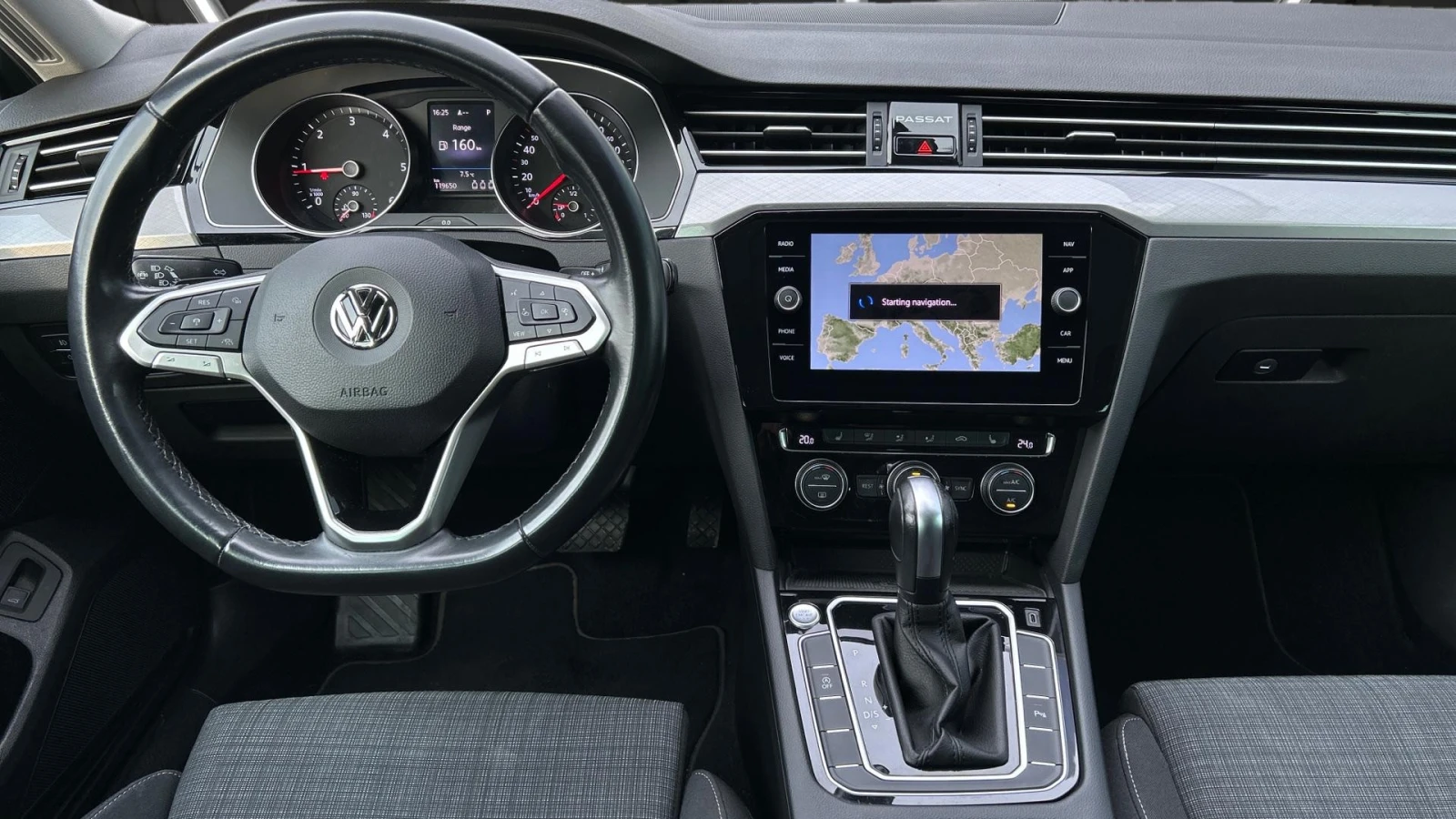 VW Passat Business 2. 0 TDI SCR DSG, Месечна вноска от 430 л - изображение 10