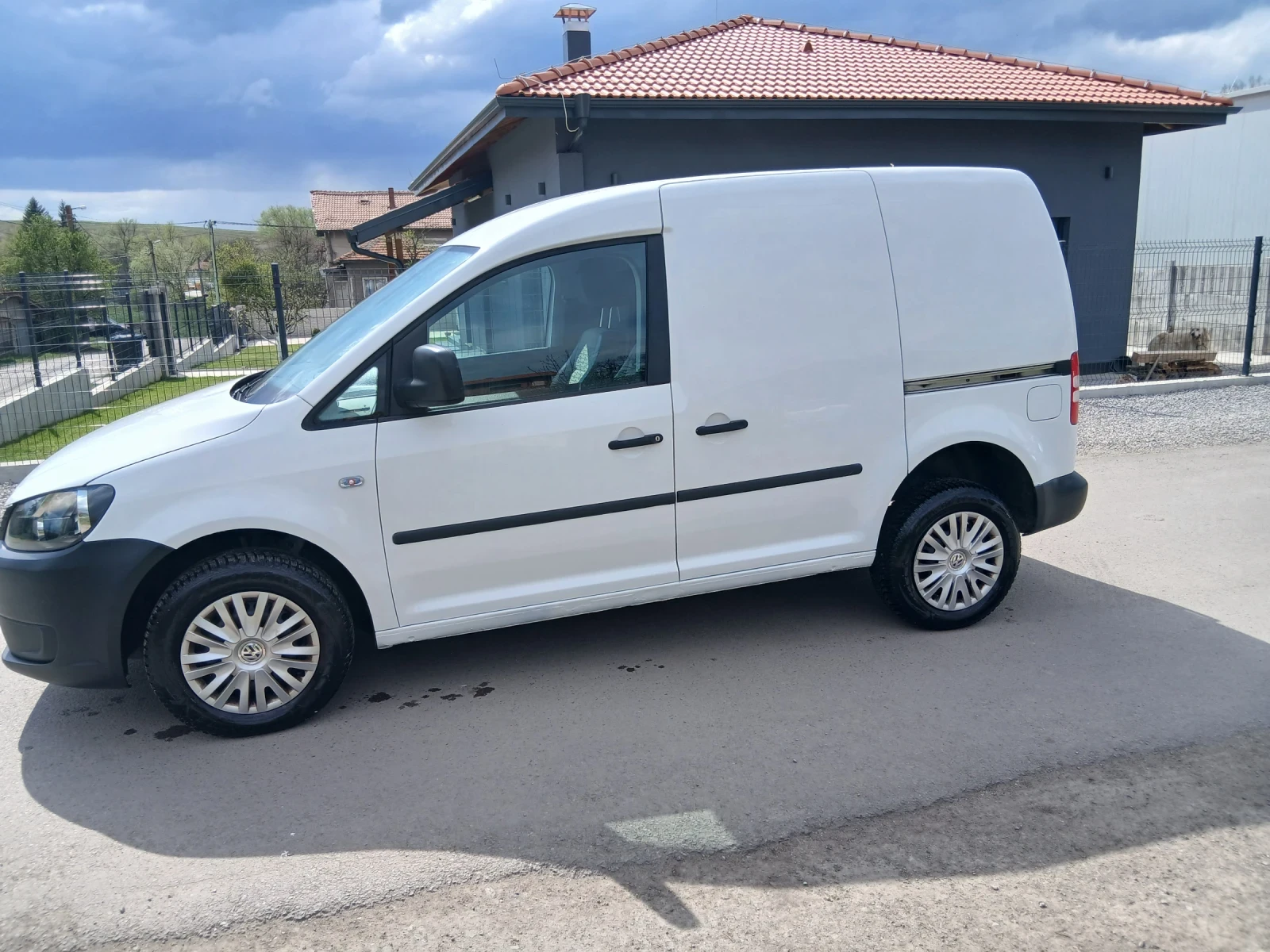 VW Caddy 2TDI 4X4 - изображение 2