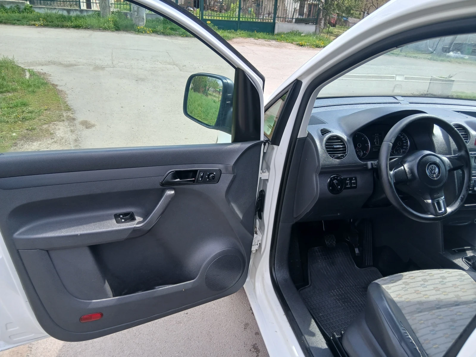 VW Caddy 2TDI 4X4 - изображение 8