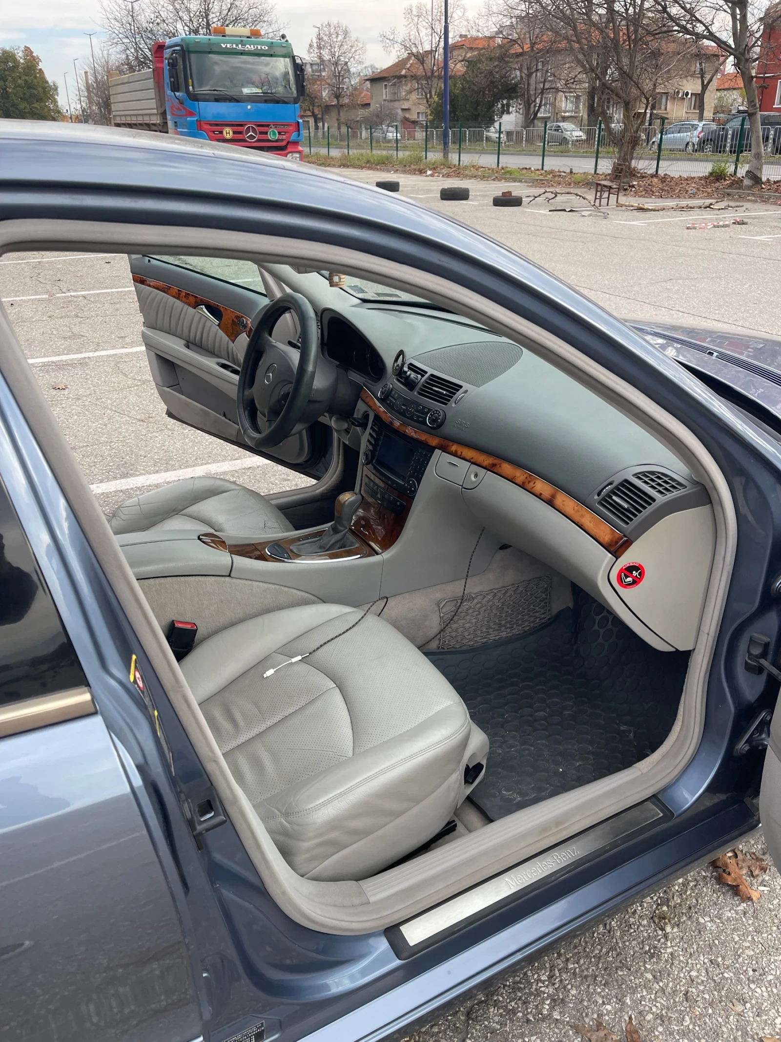 Mercedes-Benz E 320  - изображение 7