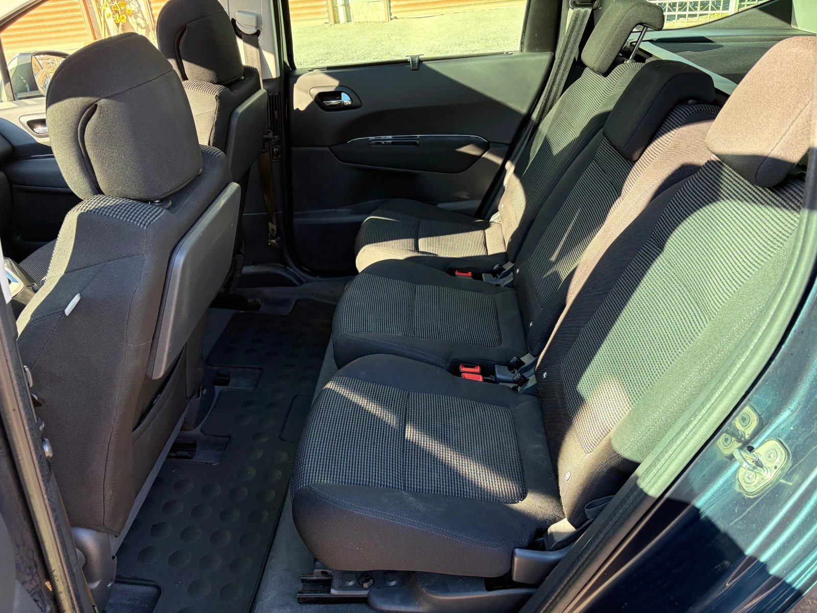 Peugeot 5008 2.0HDi - изображение 10