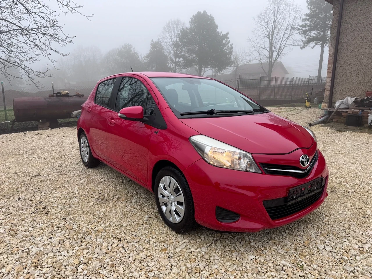 Toyota Yaris 1.33i Автоматик 93400км - изображение 6