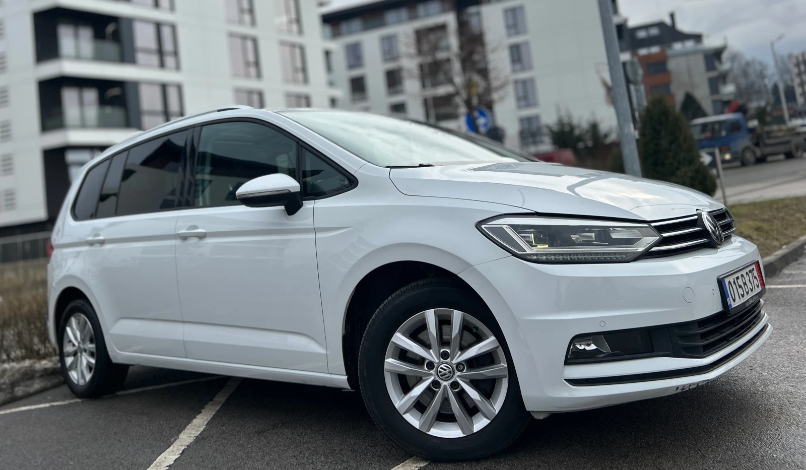 VW Touran DSG* Масаж* Панорама* FULL LED - изображение 3