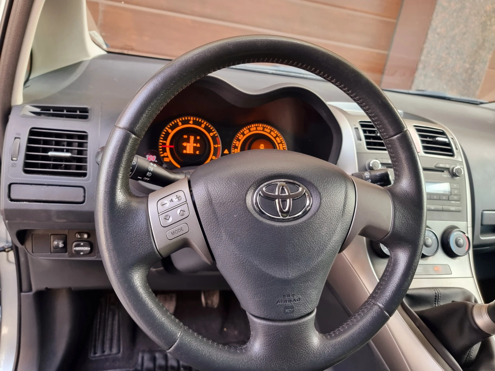 Toyota Auris * 1.6* 124*  | Mobile.bg � ����������� 10