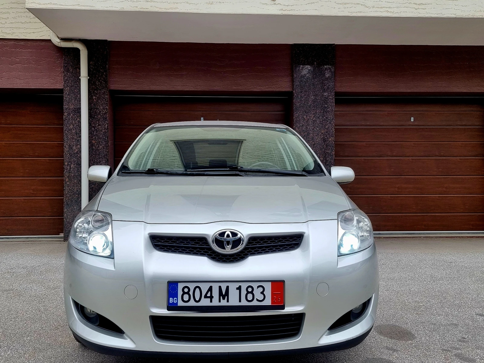 Toyota Auris * 1.6* 124*  - изображение 2