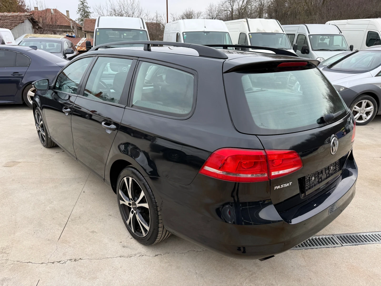 VW Passat 1.6TDI РЕАЛНИ КИЛОМЕТРИ, снимка 7 - Автомобили и джипове - 53725195