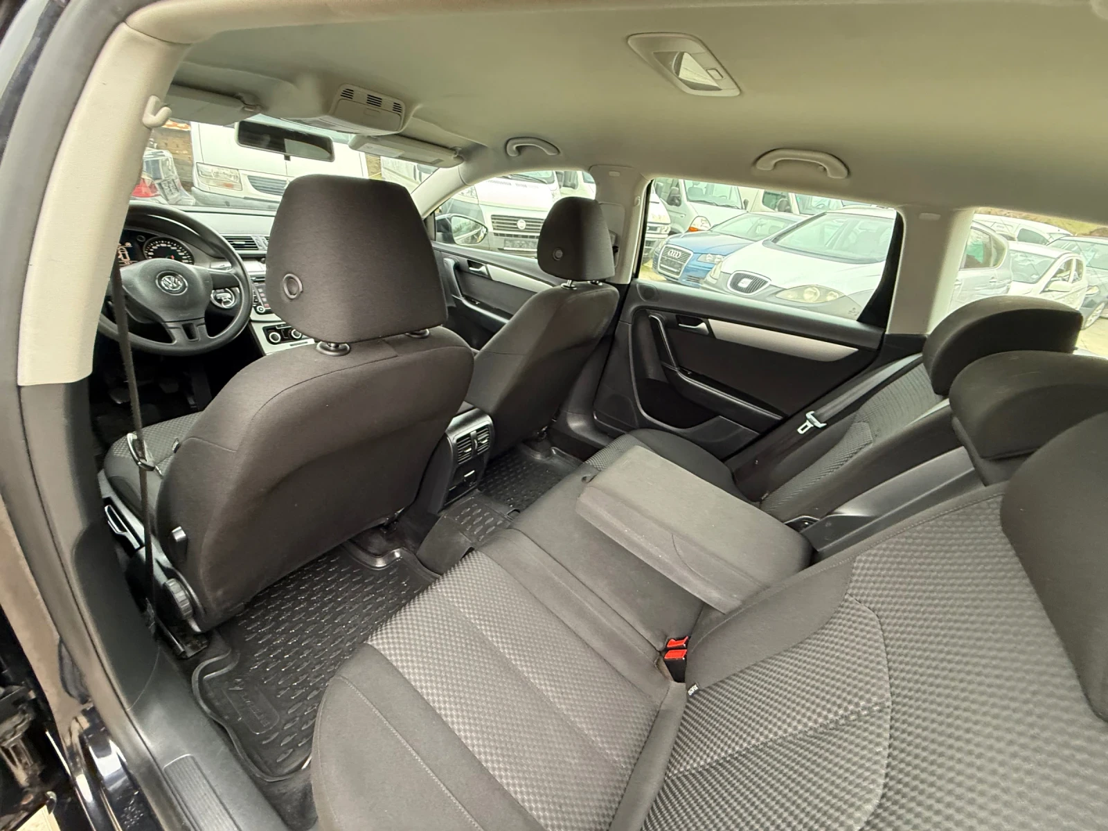 VW Passat 1.6TDI РЕАЛНИ КИЛОМЕТРИ, снимка 15 - Автомобили и джипове - 53725195