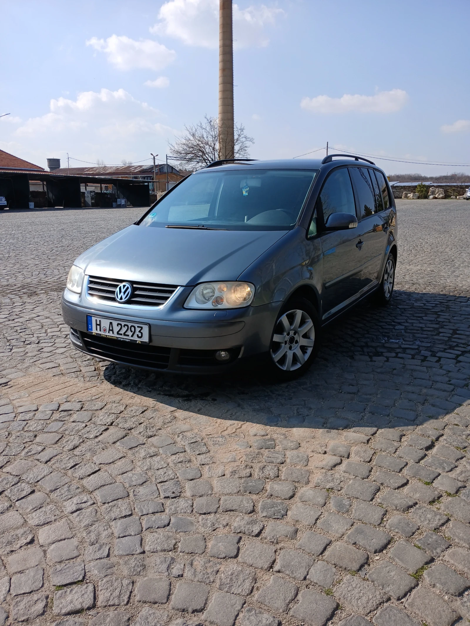 VW Touran, снимка 10 - Автомобили и джипове - 53738207