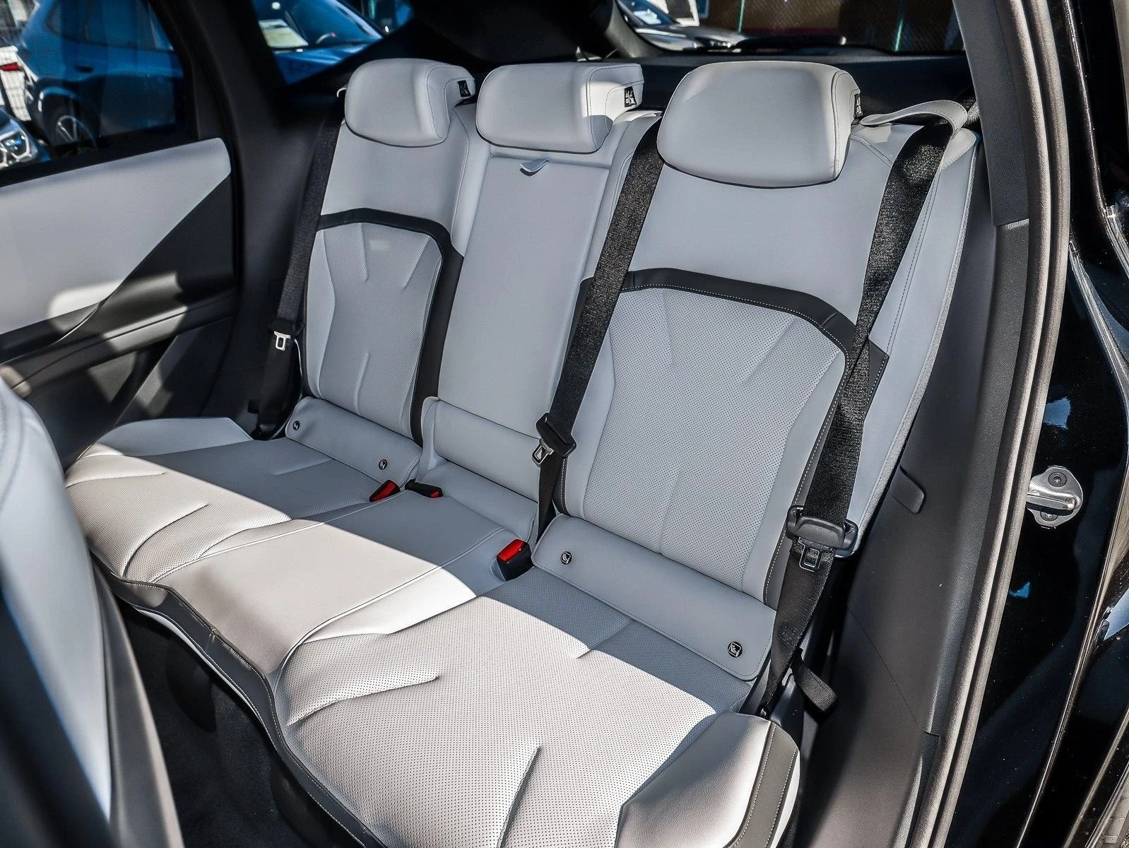 BMW iX3 50 XDRIVE M-SPORT PANORAMA H/K, снимка 16 - Автомобили и джипове - 53844678