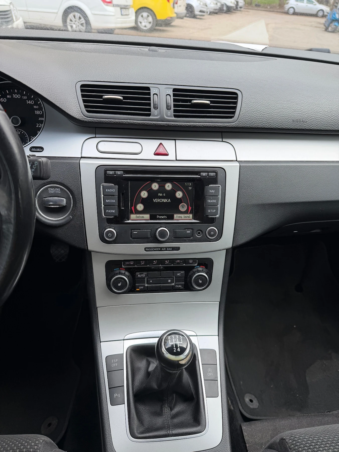 VW Passat 1.6 TDI, снимка 9 - Автомобили и джипове - 53953067