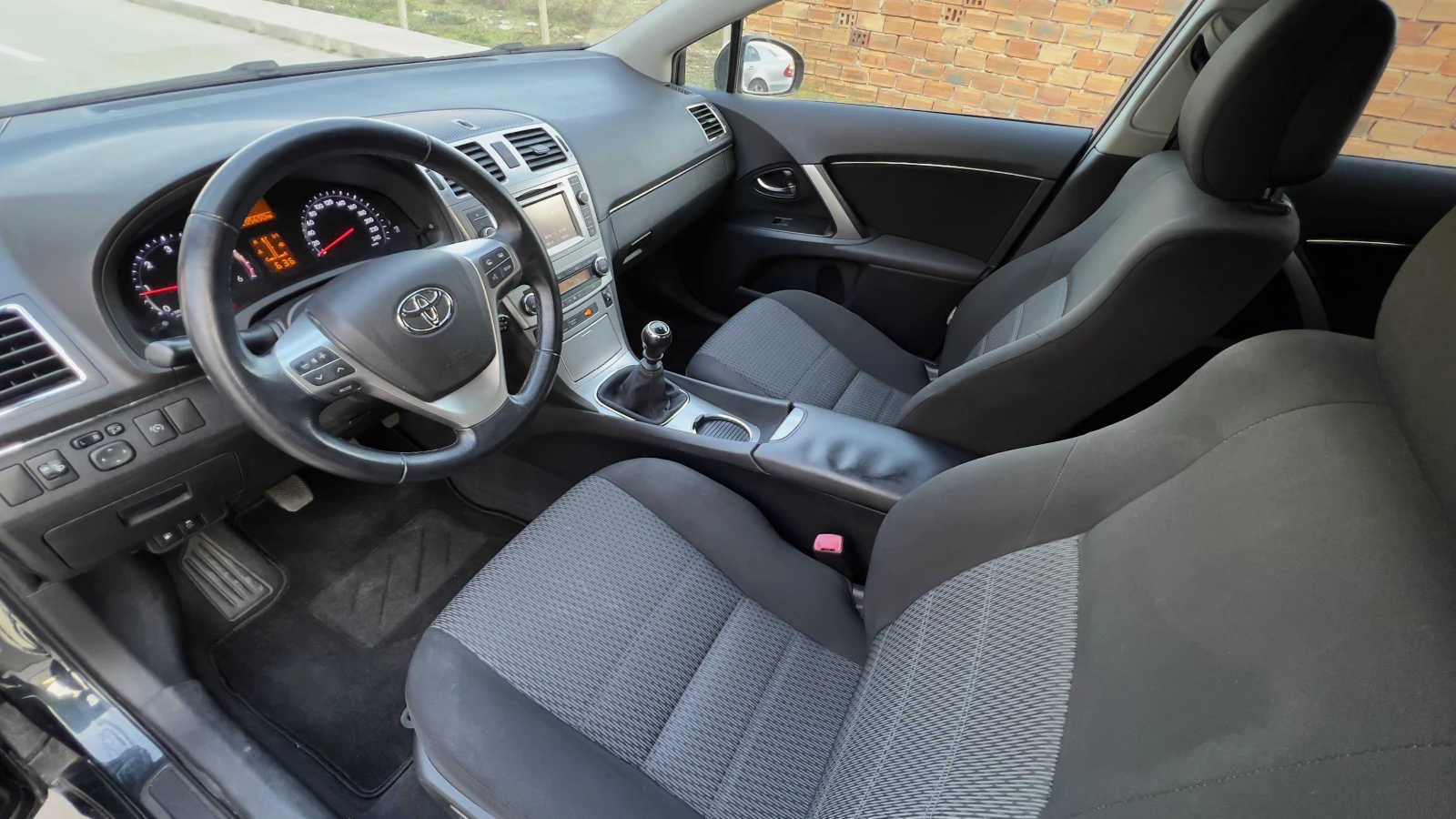 Toyota Avensis 2.2 D-4D , снимка 7 - Автомобили и джипове - 53966508