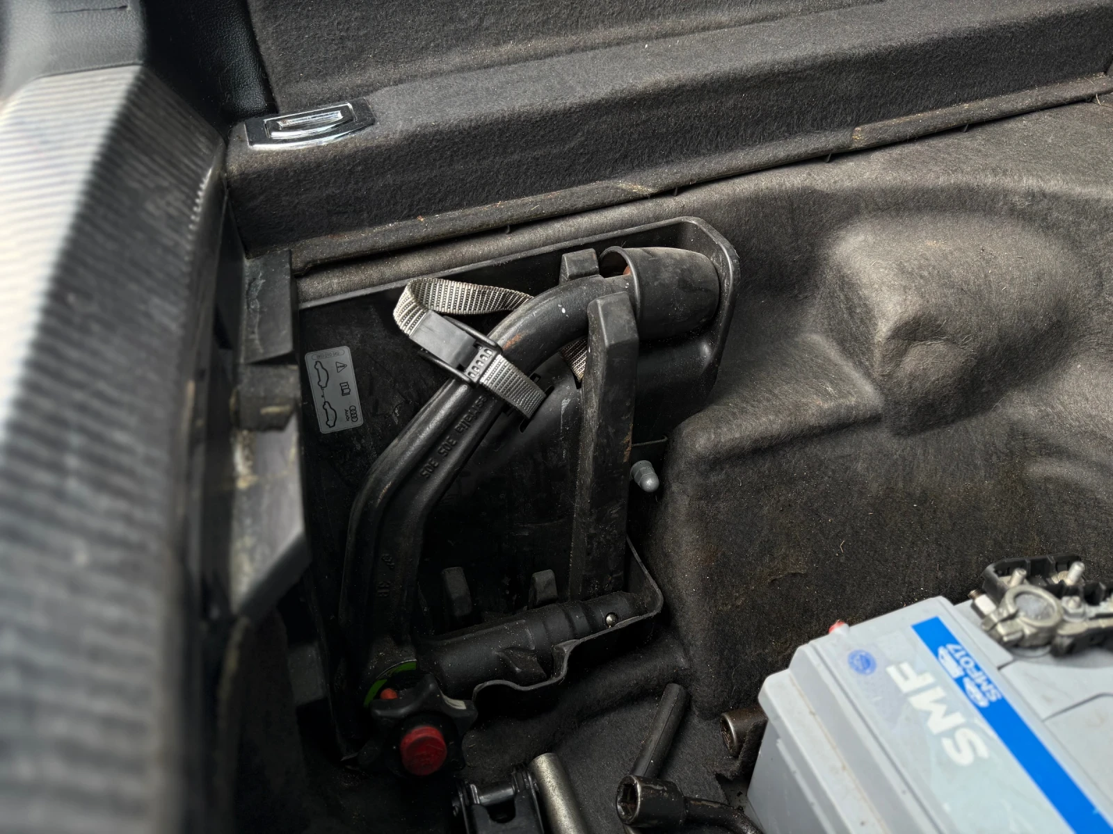 Audi A4 2.0TDI 143, снимка 10 - Автомобили и джипове - 53980747