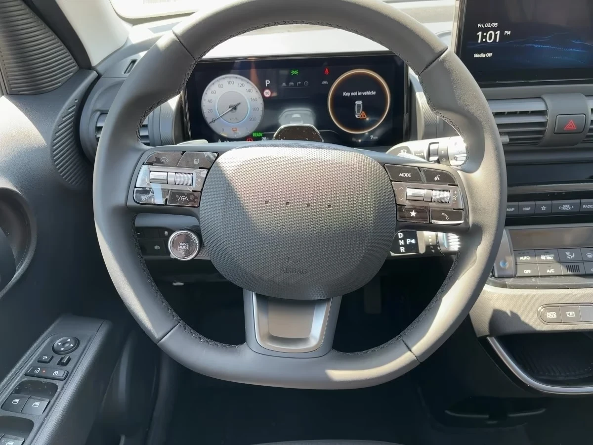 Hyundai Inster 42kWh DISTRONIC LED NAVI Heat Pump Keyless, снимка 8 - Автомобили и джипове - 54165925