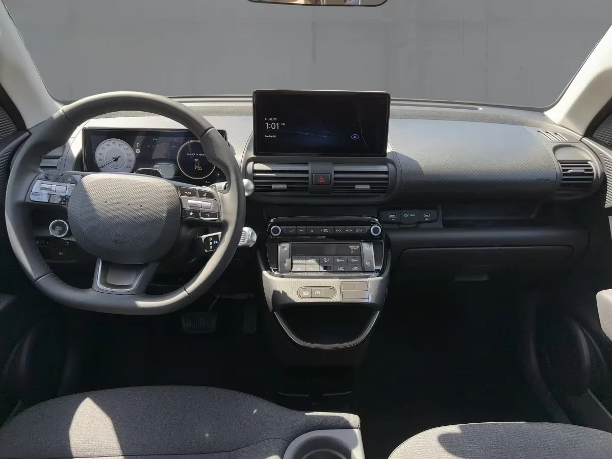 Hyundai Inster 42kWh DISTRONIC LED NAVI Heat Pump Keyless, снимка 7 - Автомобили и джипове - 54165925