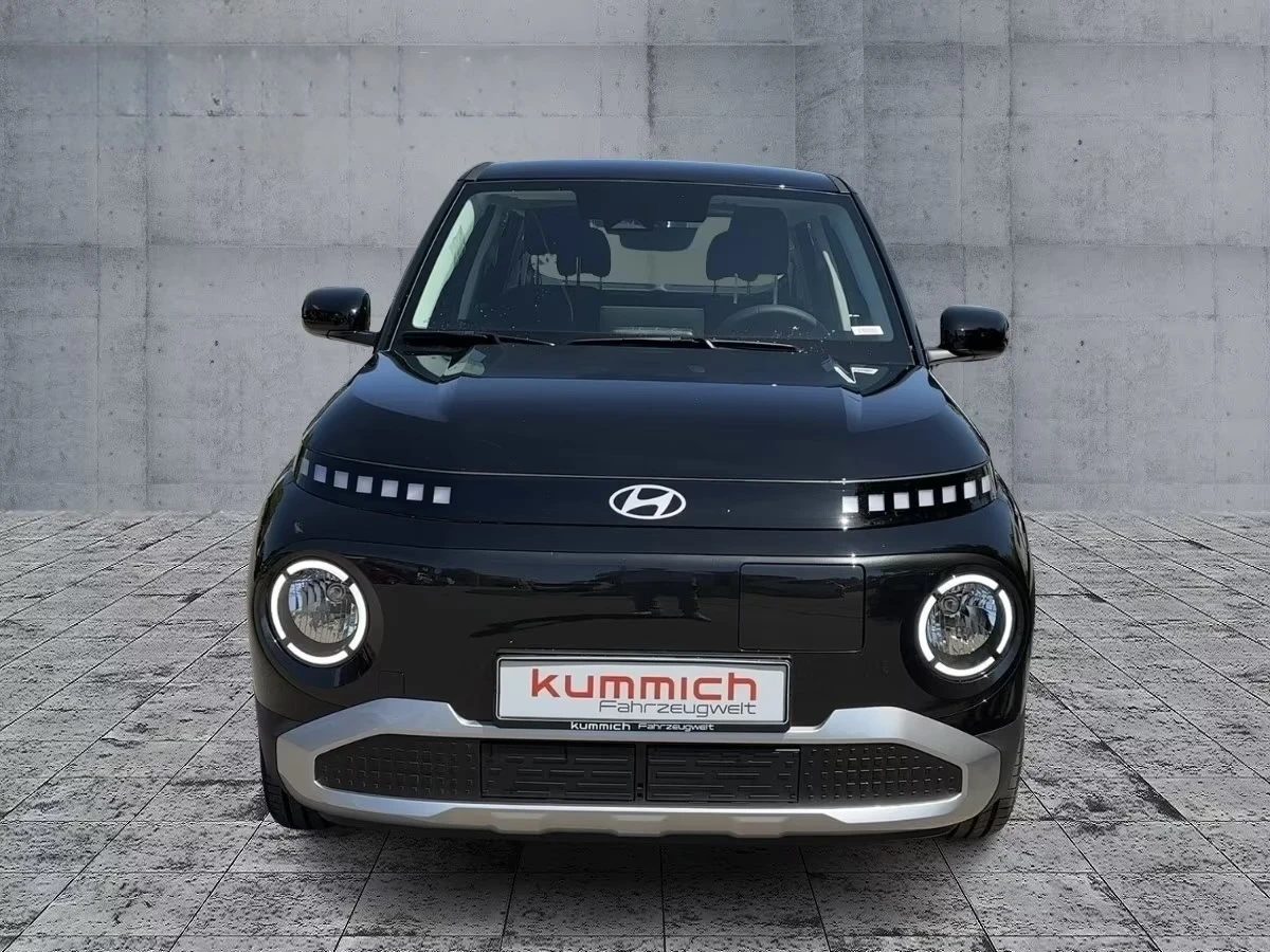 Hyundai Inster 42kWh DISTRONIC LED NAVI Heat Pump Keyless, снимка 2 - Автомобили и джипове - 54165925