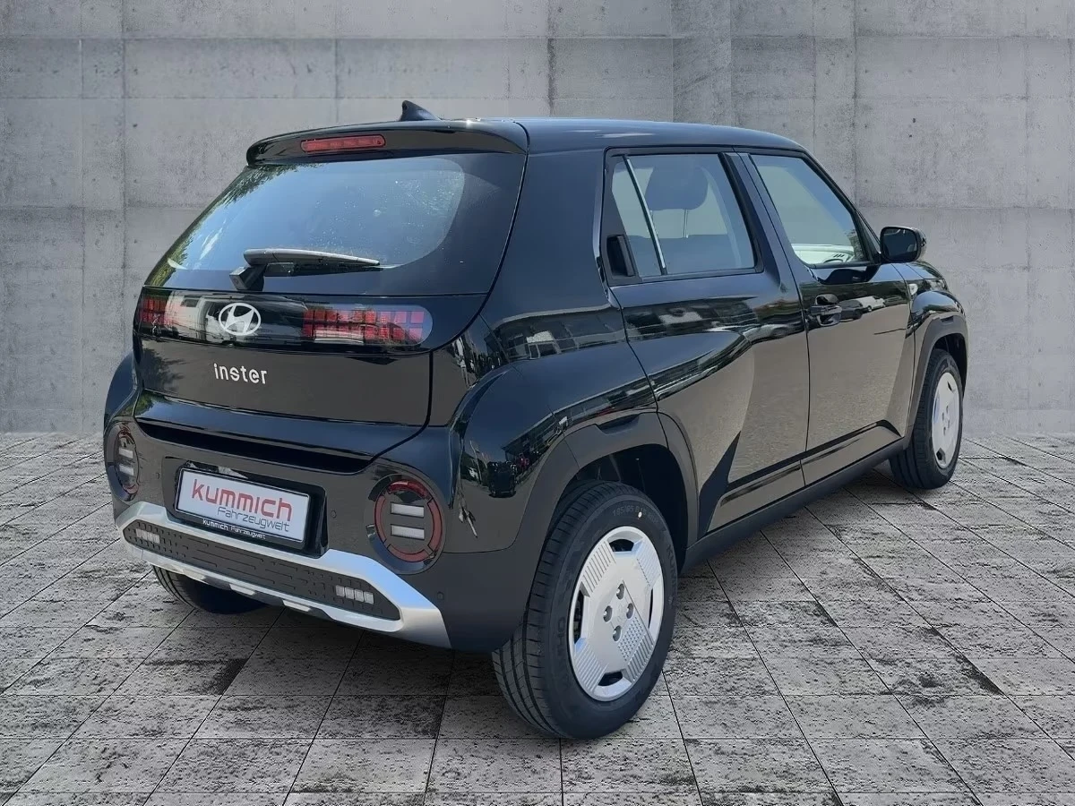 Hyundai Inster 42kWh DISTRONIC LED NAVI Heat Pump Keyless, снимка 4 - Автомобили и джипове - 54165925