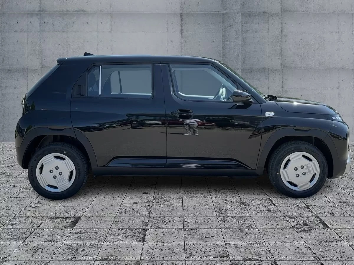 Hyundai Inster 42kWh DISTRONIC LED NAVI Heat Pump Keyless, снимка 3 - Автомобили и джипове - 54165925