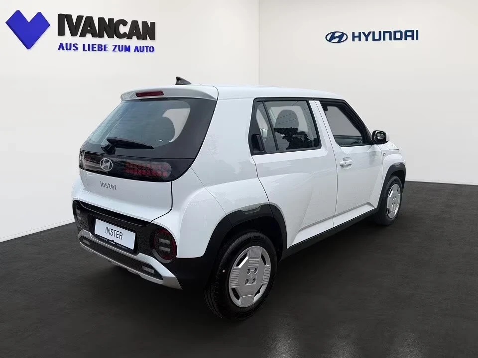 Hyundai Inster 42kWh DISTRONIC LED NAVI Heat Pump Keyless, снимка 3 - Автомобили и джипове - 54165925