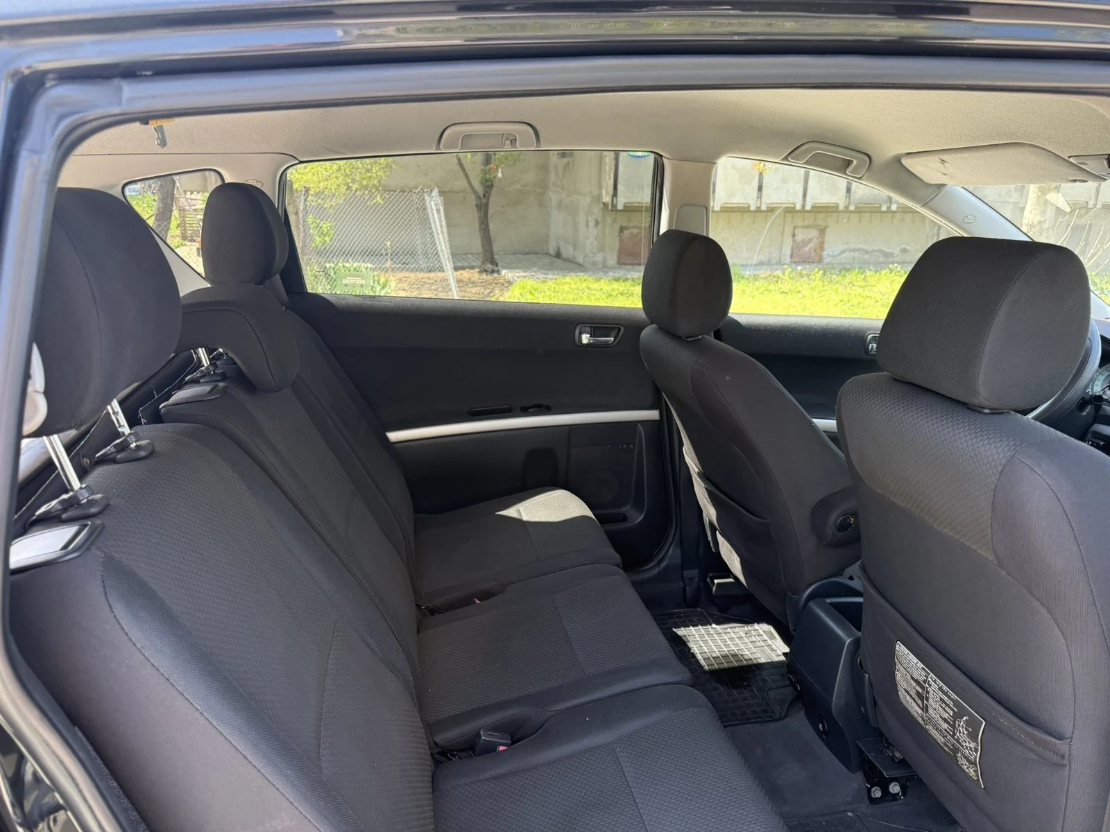 Toyota Corolla verso 2.2 D4D 136, снимка 8 - Автомобили и джипове - 54228212