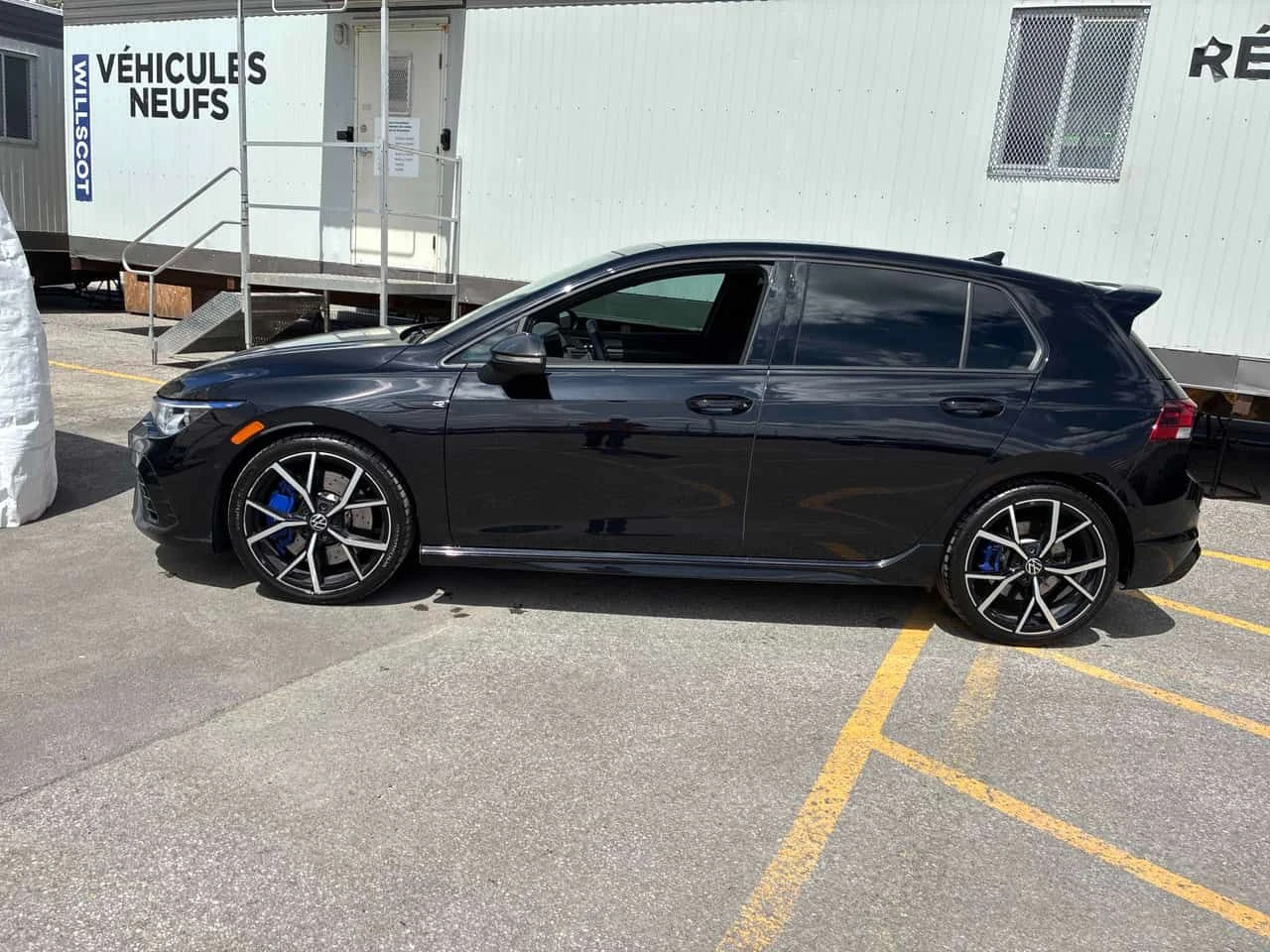 VW Golf R / DSG / ОБДУХВАНЕ / АВТОКРЕДИТ, снимка 2 - Автомобили и джипове - 54701332