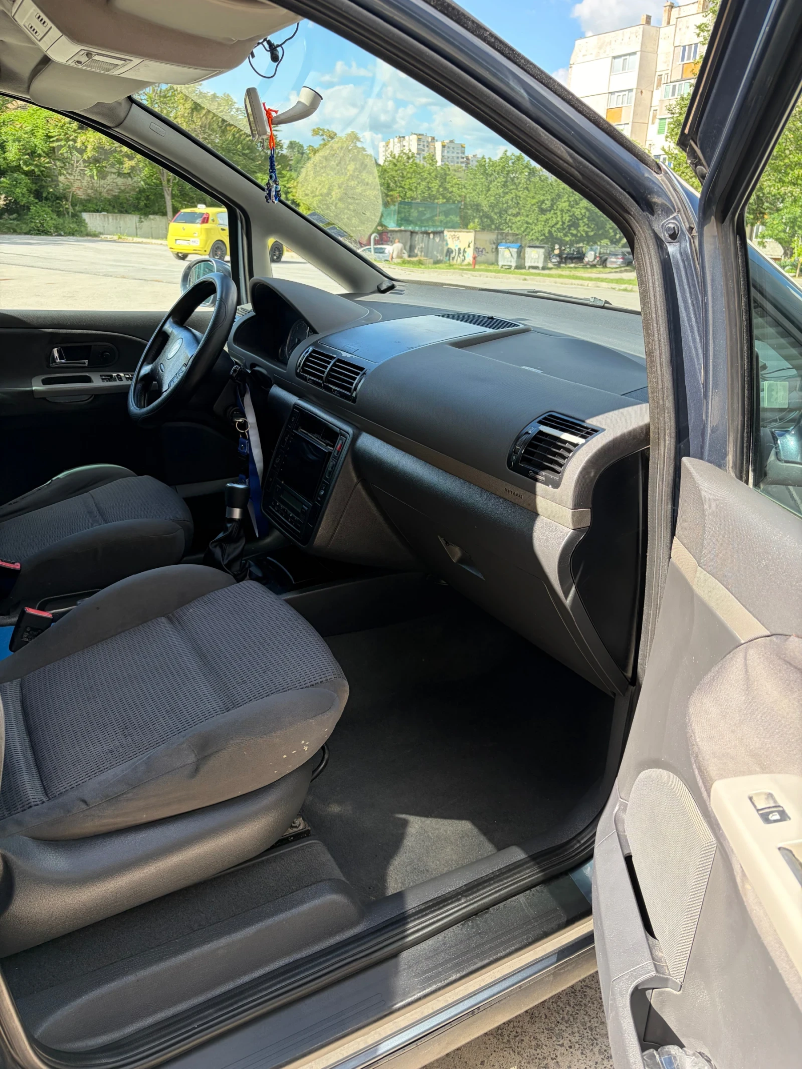 VW Sharan 1.9 TDI 131 , снимка 13 - Автомобили и джипове - 54713257