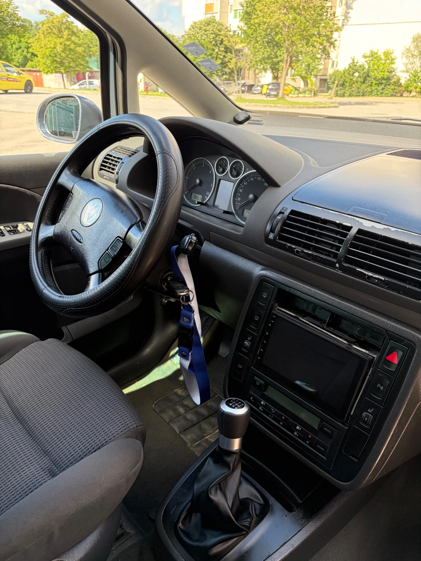 VW Sharan 1.9 TDI 131 , снимка 14 - Автомобили и джипове - 54713257