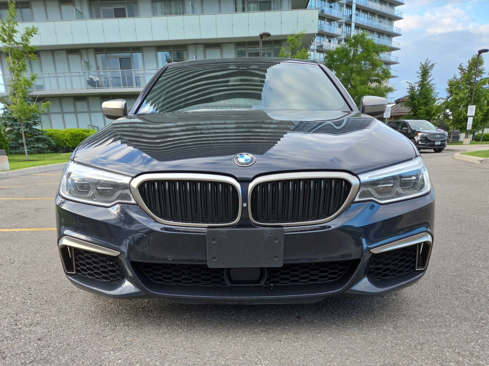 BMW 550 M550i xDriveДИСТРОНИК * ОБДУХВАНЕ * 360 * ПАНОРАМА