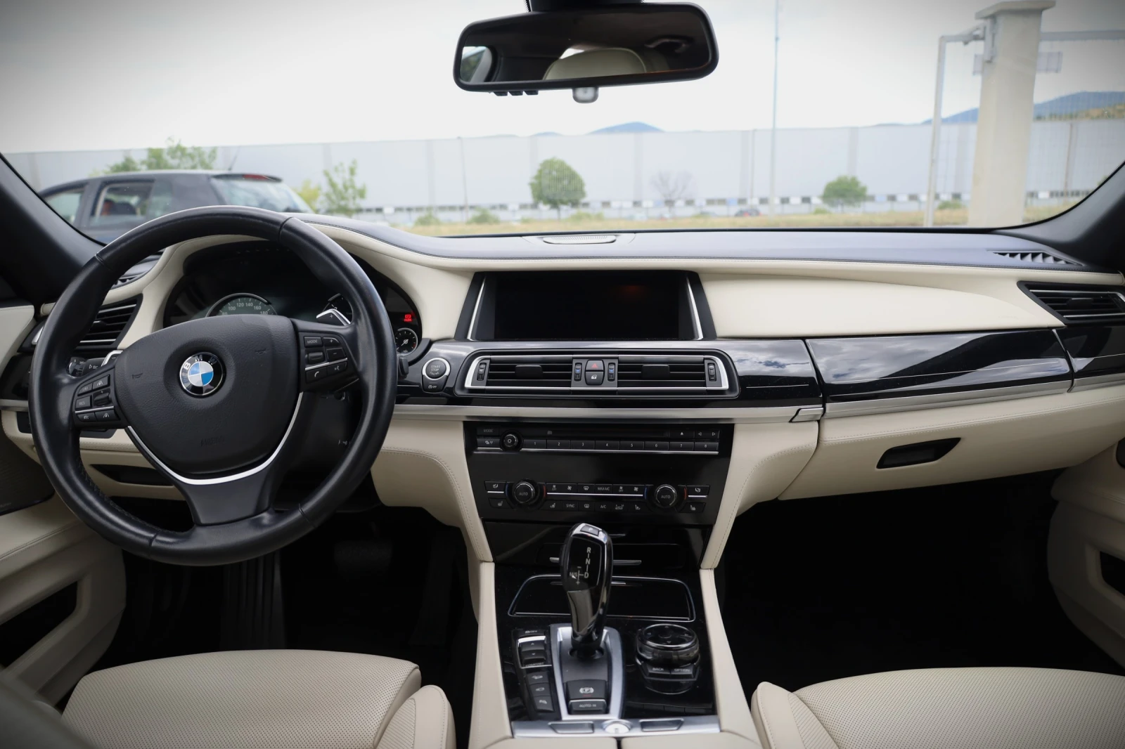 BMW 740 xDrive, снимка 9 - Автомобили и джипове - 55256864